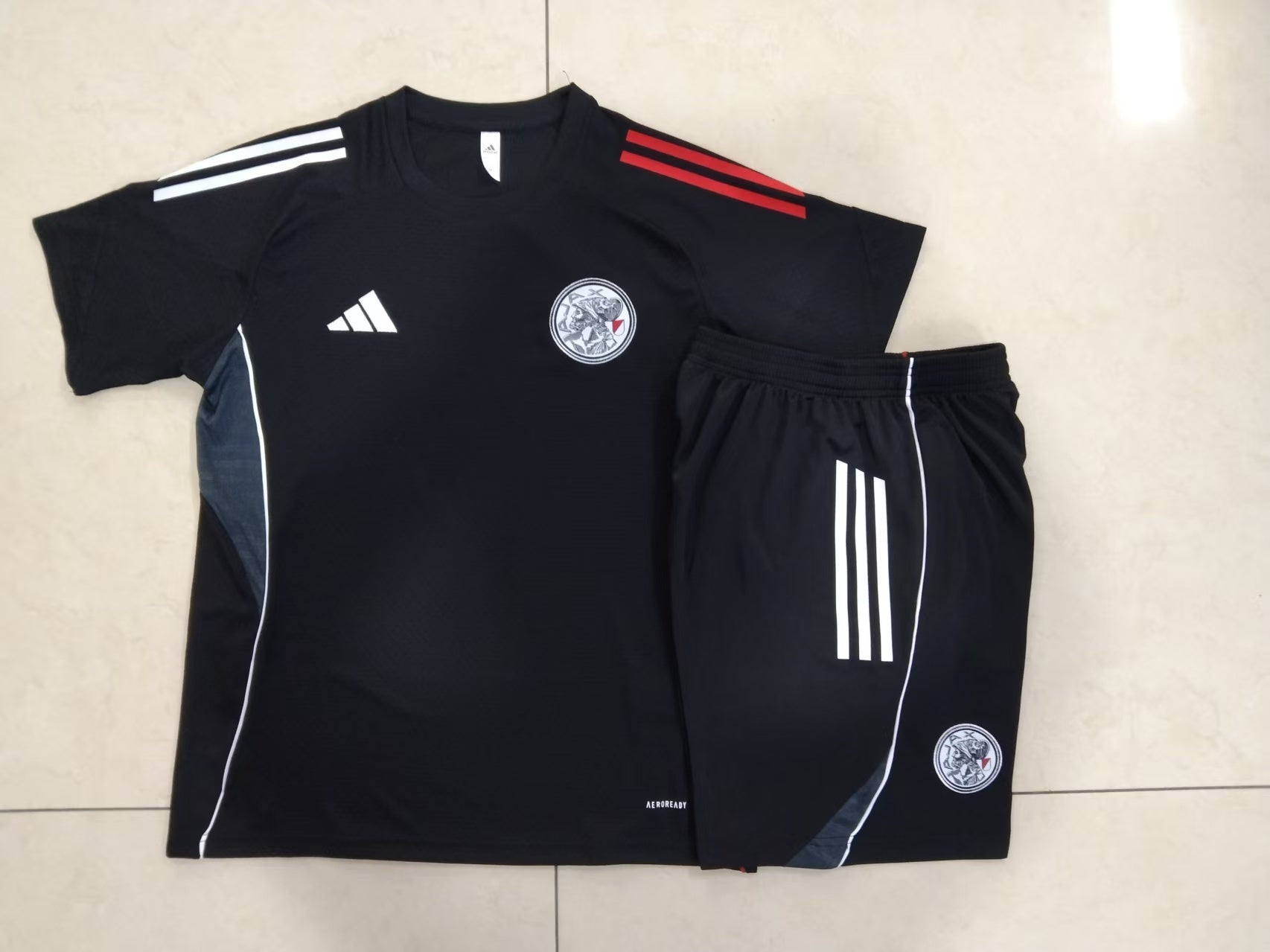 CAMISETA + PANTALONES AJAX II 25/26