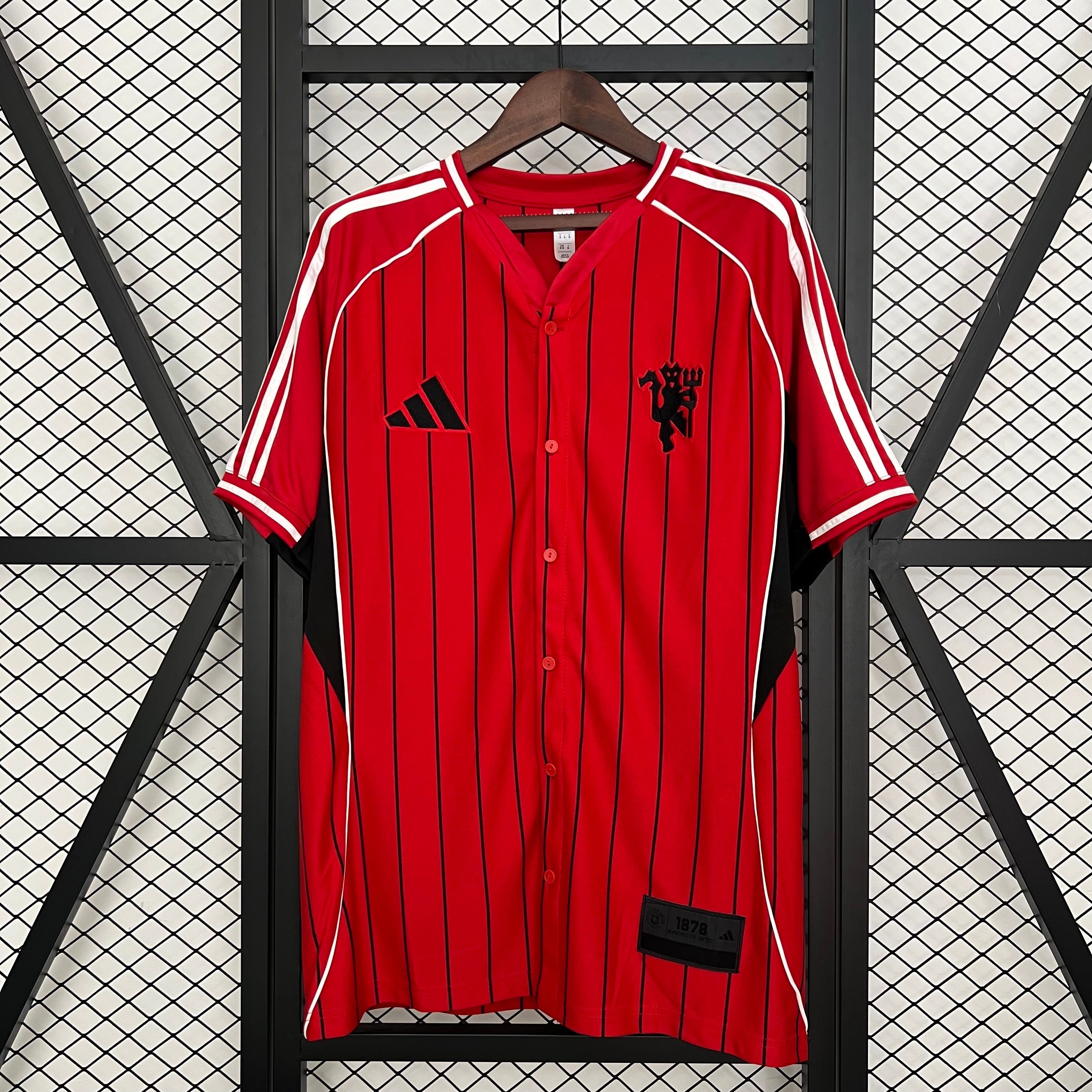 MANCHESTER UNITED EDICIÓN BASEBALL I 25/26 HOMBRE
