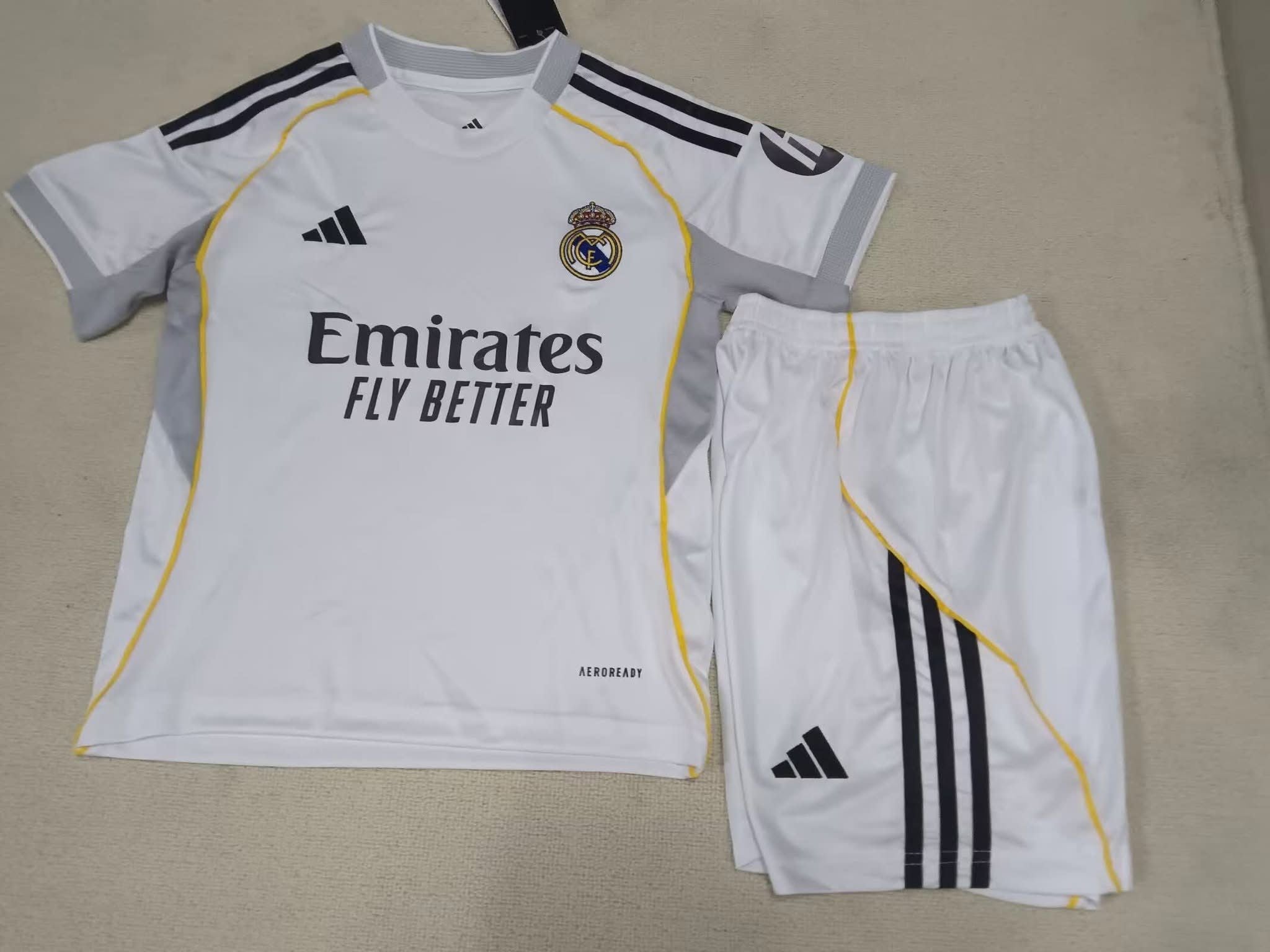 CAMISETA + PANTALONES REAL MADRID I 25/26