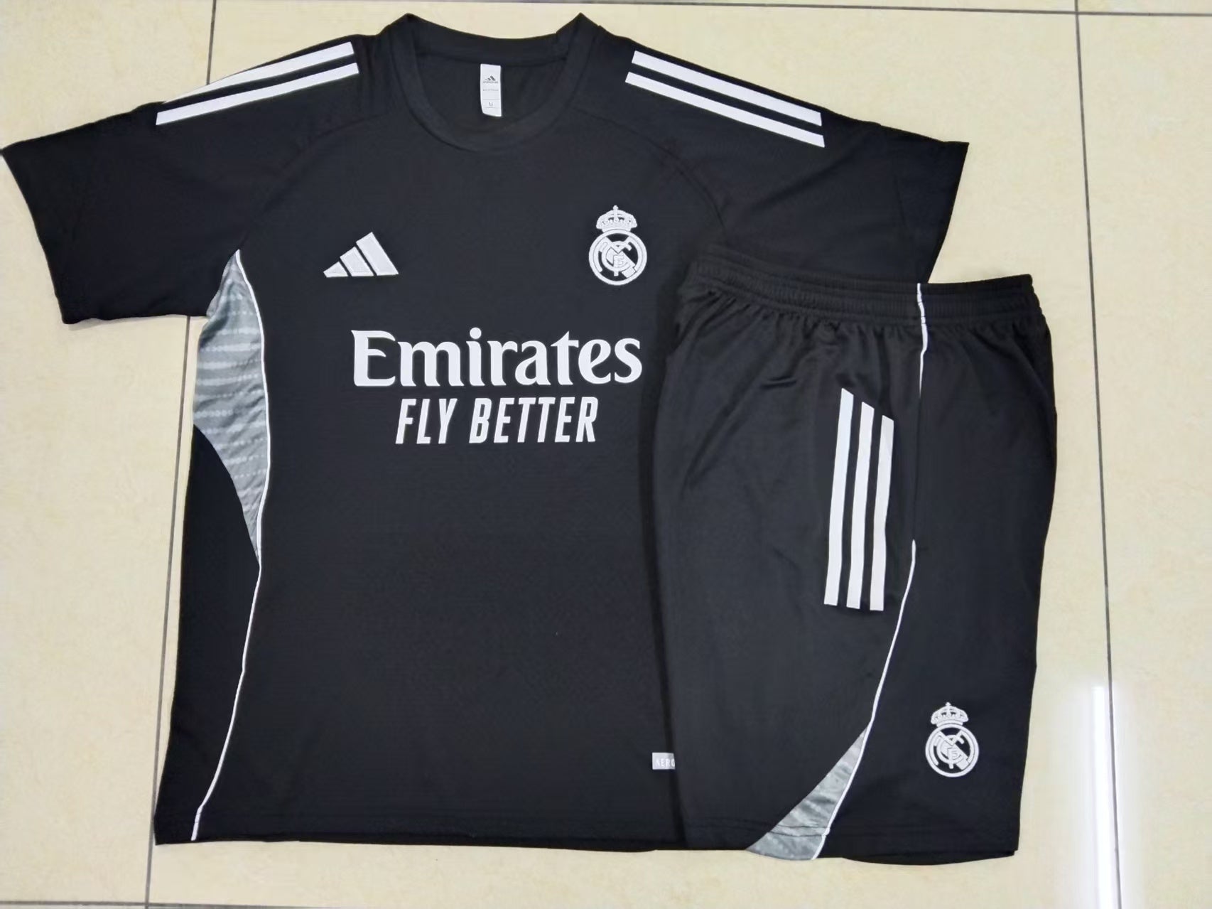 CAMISETA + PANTALONES REAL MADRID VIII 25/26