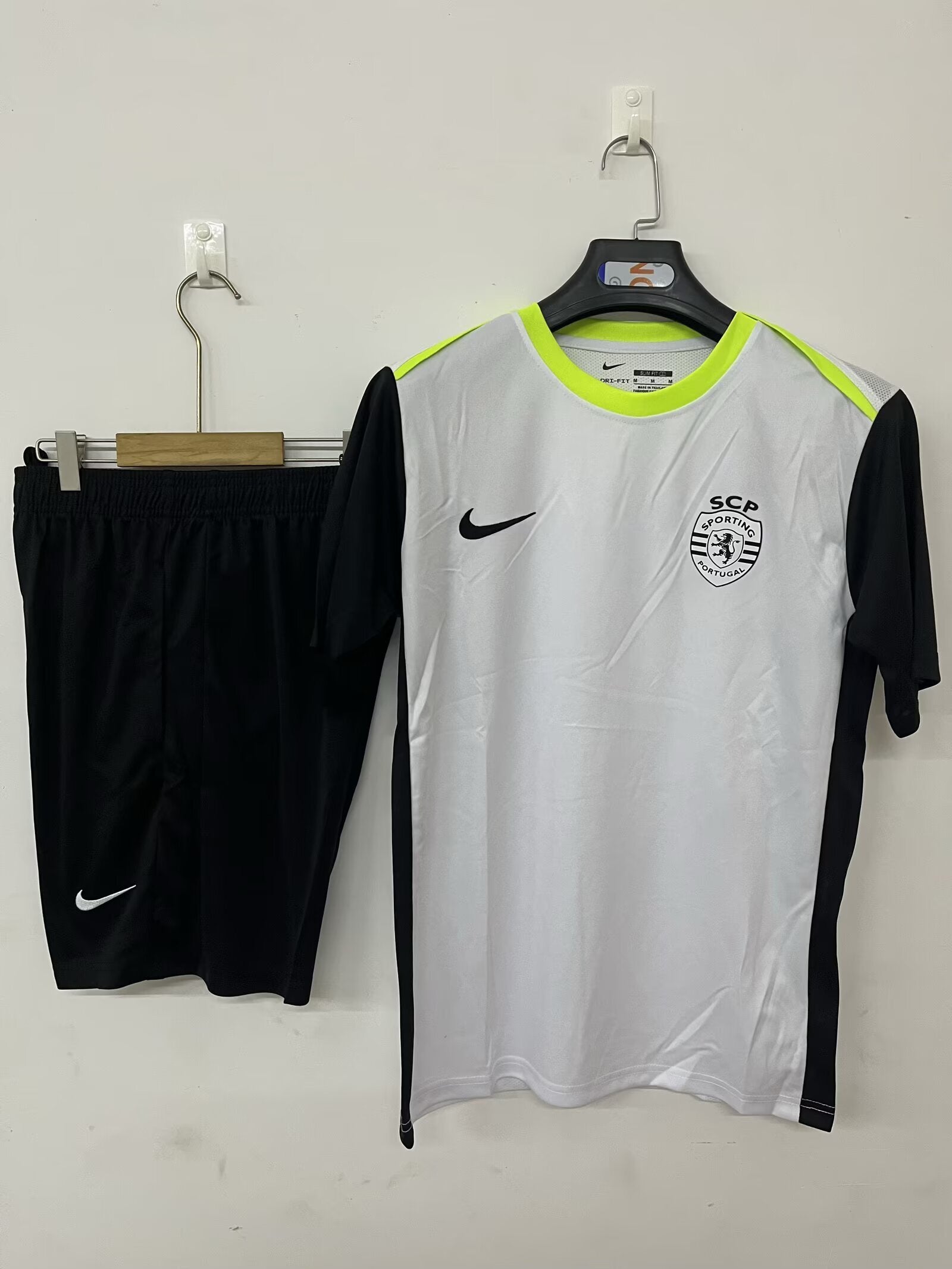 CAMISETA + PANTALONES SPORTING LISBOA II 25/26